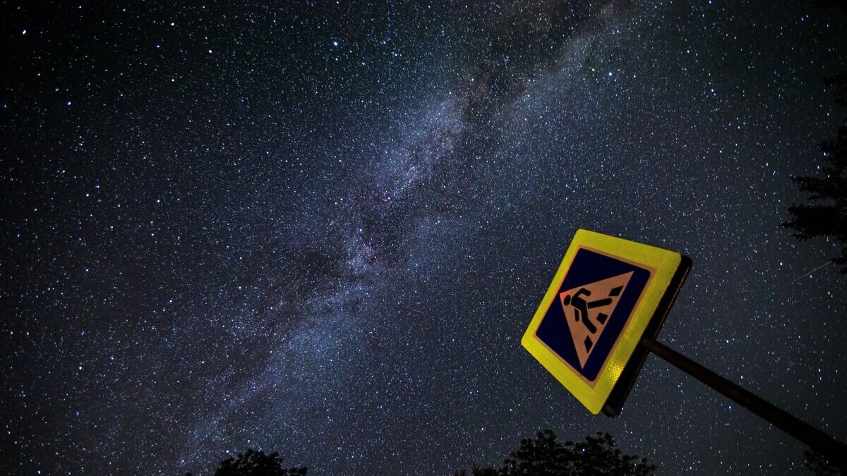    Звездное небо, наблюдаемое в Краснодарском крае во время метеорного потока Персеиды. 12 августа 2018© РИА Новости / Виталий Тимкив