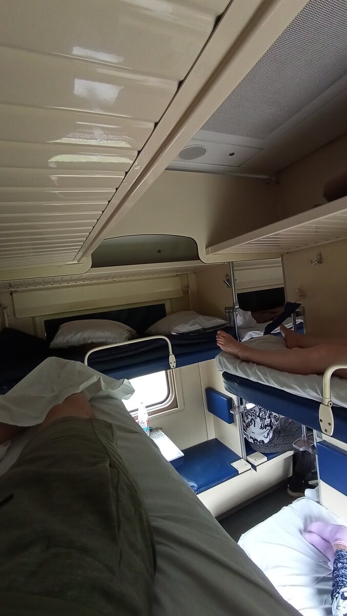 Верхние полки плацкарта