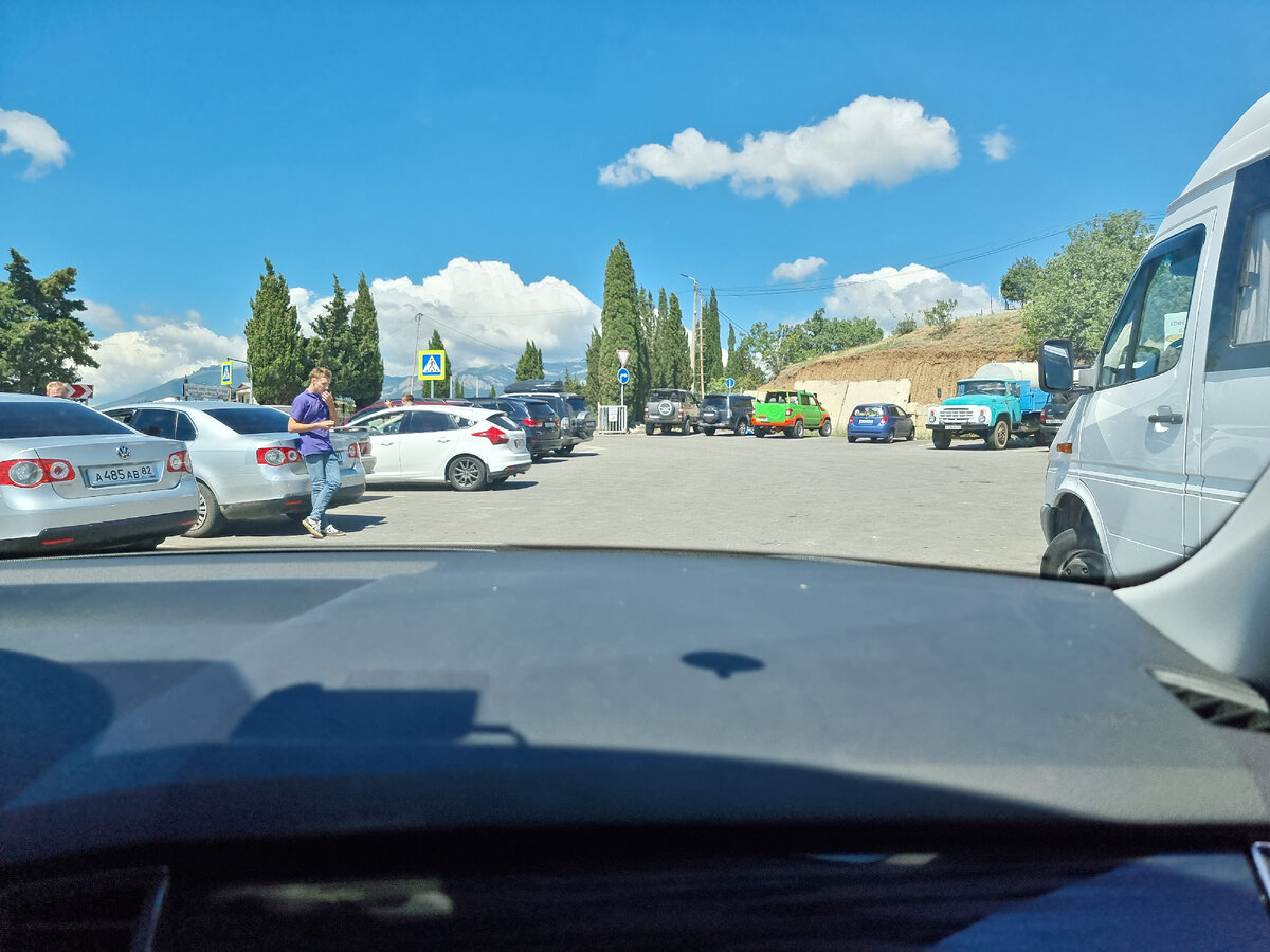 Мест не очень много, но в день моего посещения свободных было достаточно