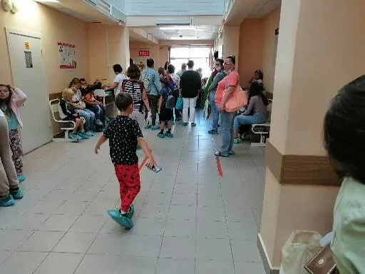 В поликлинике, очередь на Манту