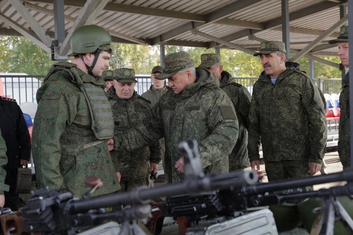    Шойгу лично проверил ход подготовки мобилизованных в ЗВО