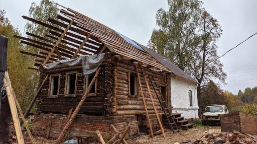 Download Video: Пристройка к старинному дому прадеда доросла до крыши