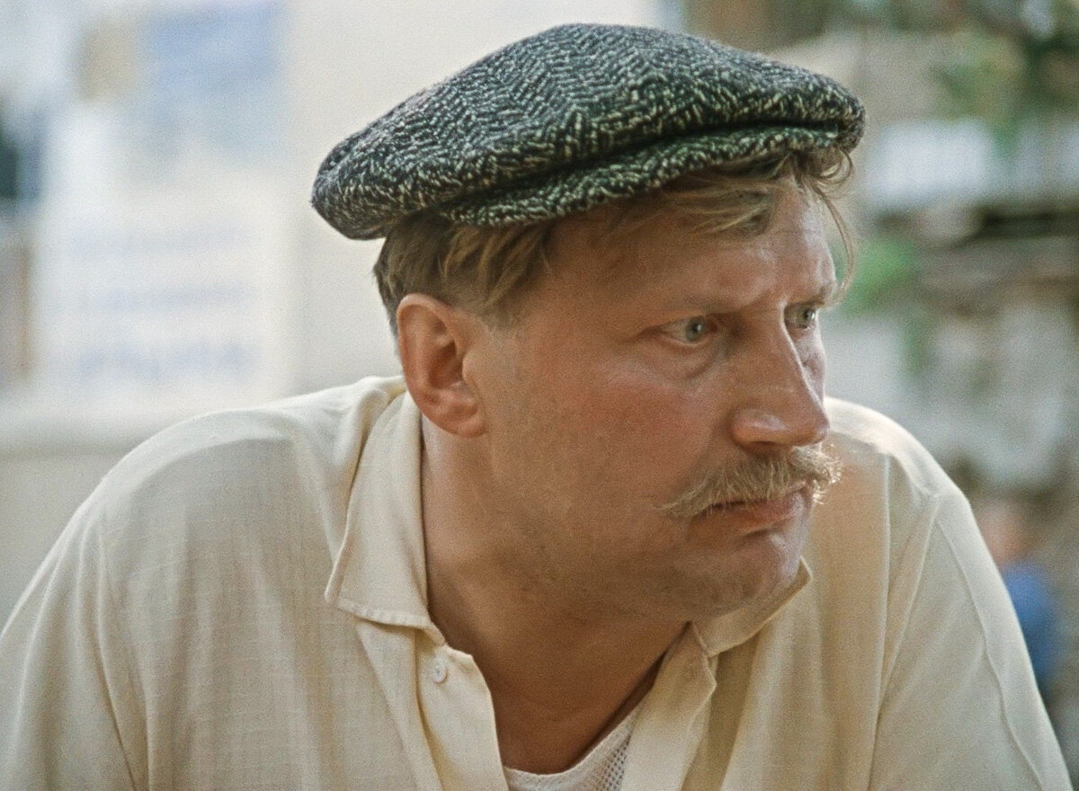 Савва Игнатьевич - тоже "крепкий мужик" и выпить не дурак. Ну чем не Гоша?