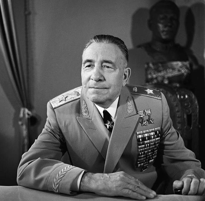Катуков Михаил Ефремович, командующий 1-й танковой армией.