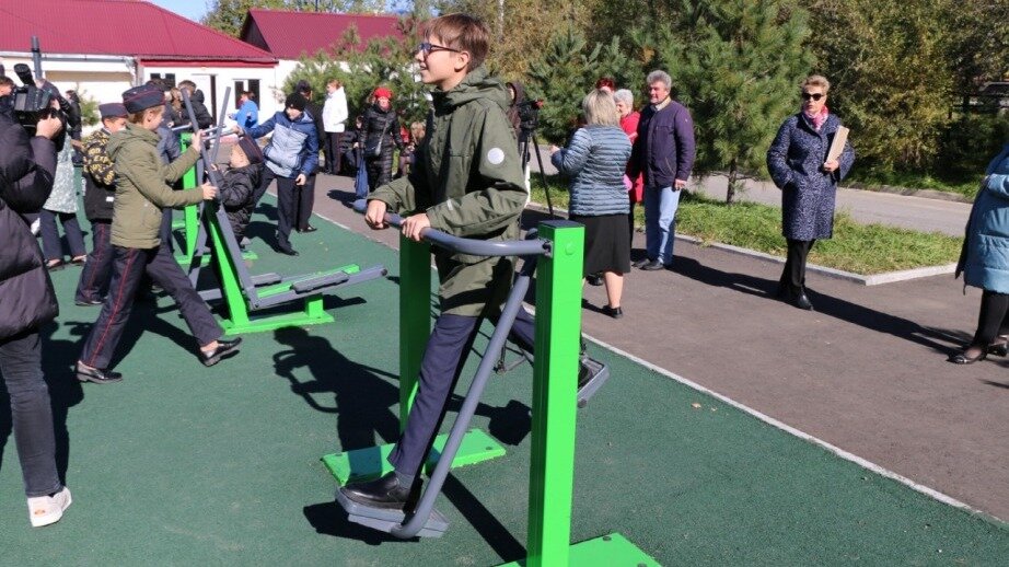     Сделать жизнь веселее попробовали в Тополева с помощью федеральной программы.