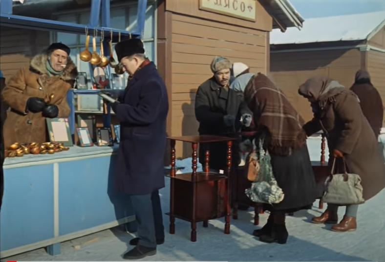 колхозный рынок, скриншот из фильма "Операция Ы"