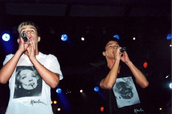 Группа Smash! Влад Топалов и Сергей Лазарев в 2002 году. Фотография из открытых источников