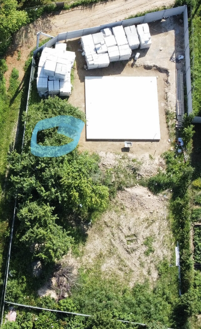 Стало - теперь все розы живут на этой площадке (фото мое)