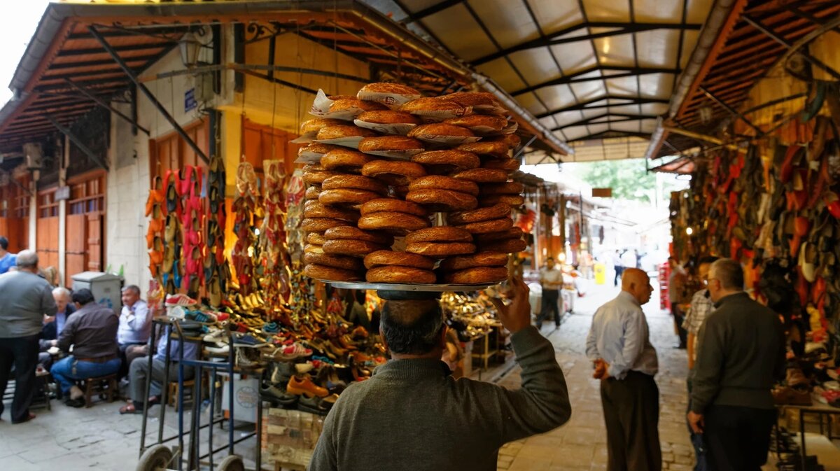 Симитчи в торговых переулках Стамбула