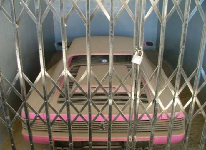 Ferrari Testarossa Удея Хусейна. Фото 2003 года из открытых источников