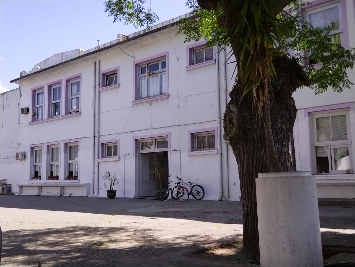 Начальная школа в городе Мело, порядка 400 км. от столицы Уругвая Монтевидео.