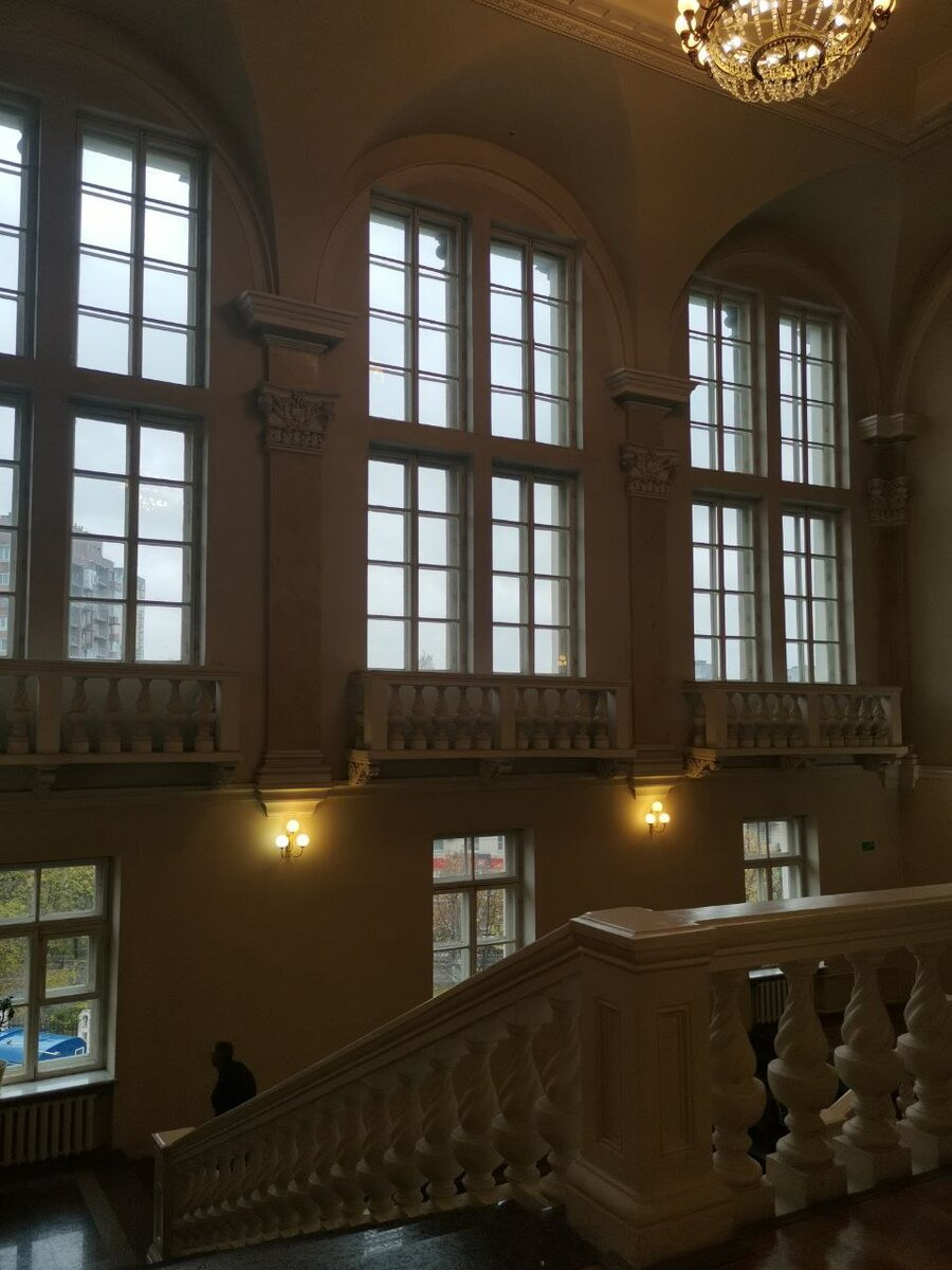 РГУПС, главный вход 