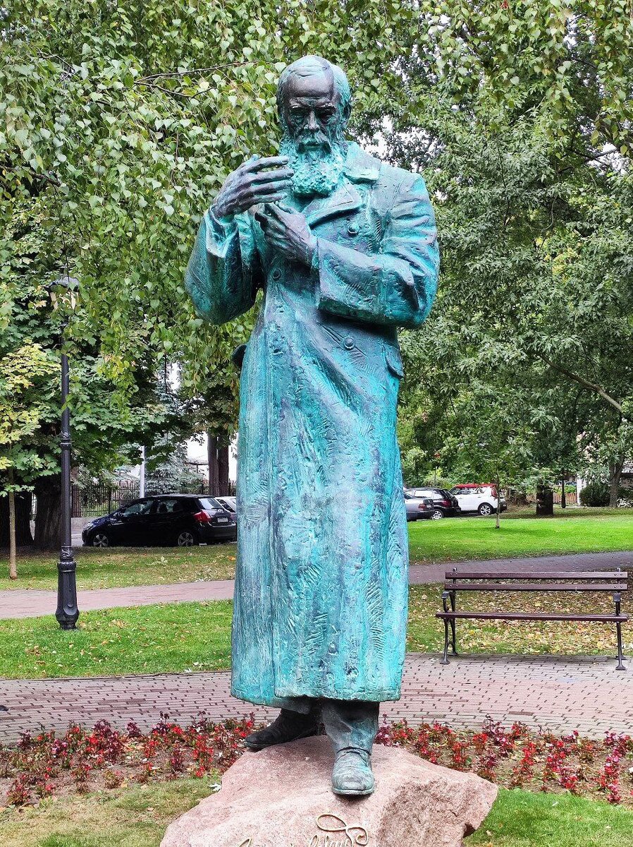 Памятник Федору Достоевскому. Источник — dzen.ru/pa_myatnik