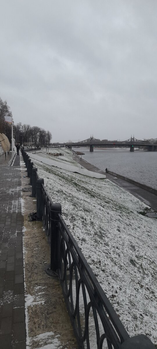 Даже холод и снег радуют. Всяко лучше, чем дома сидеть.