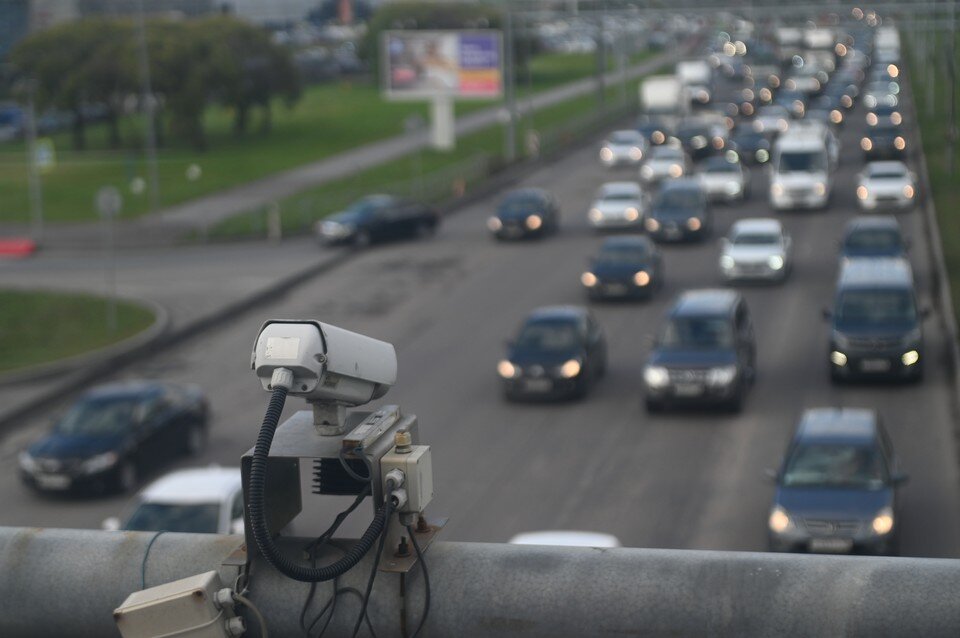     В Санкт-Петербурге заработали 300 новых комплексов контроля скорости  ПЫХАЛОВА Юлия (архив)