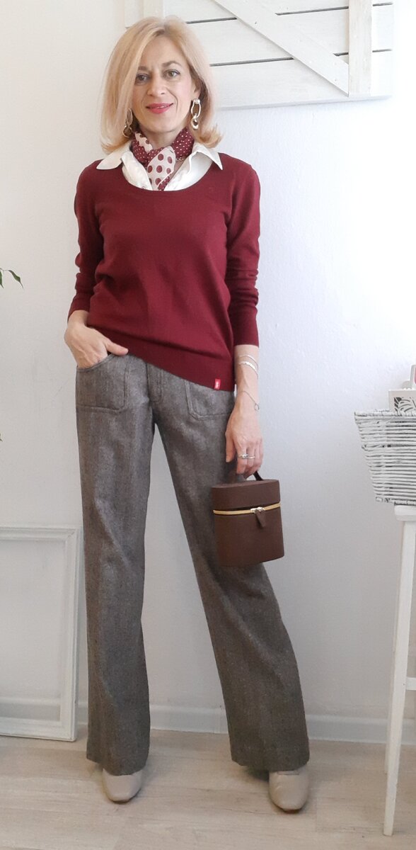 Джемпер, блузка и брюки из секонд-хэнда.