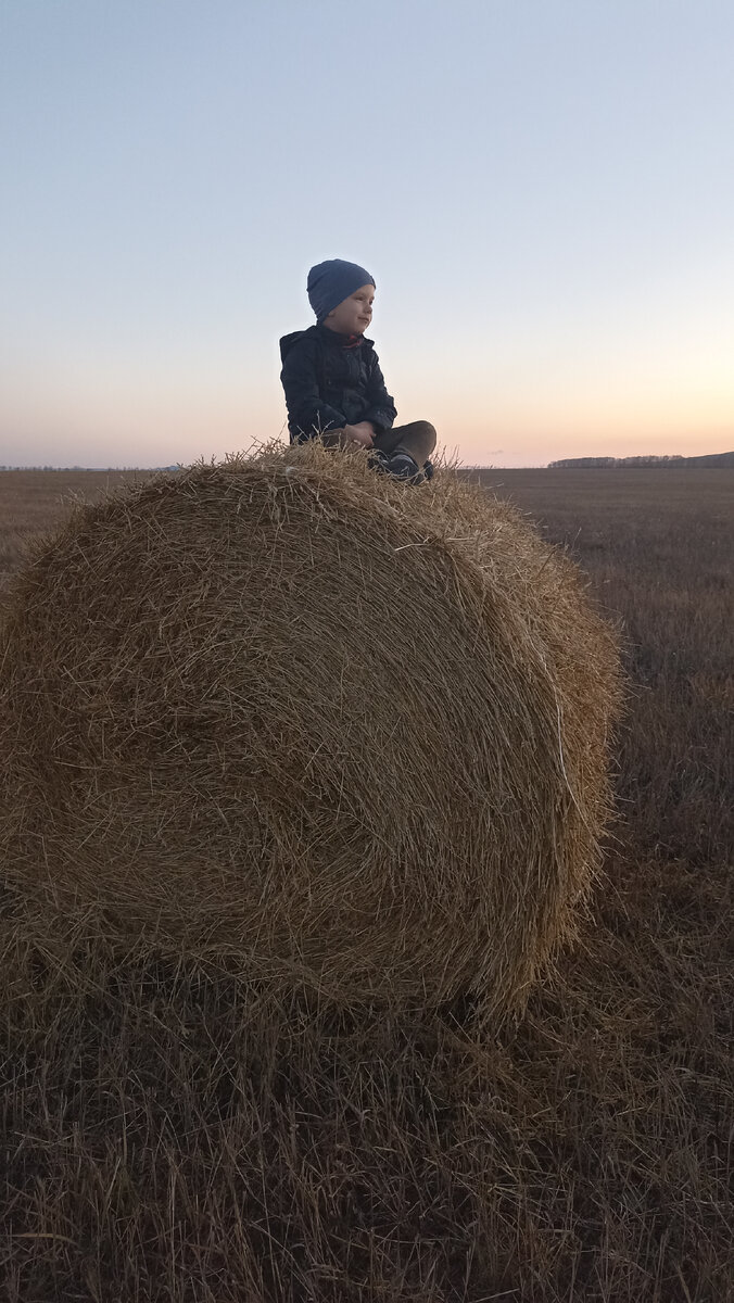 Вот плохо ему без меня. 