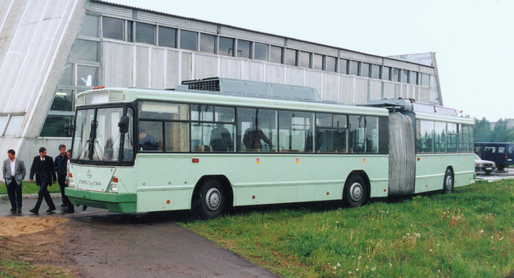 Гость из незалежной пытается найти троллейбусы в Восточном трамвайном депо. Ходят слухи, что курские дороги сломали ему не только подвеску, но и веру в человечество. 