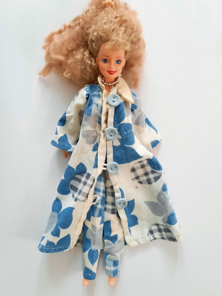 Барби из детства. Костюм тоже из детства. Пошит по выкройкам журнала)))