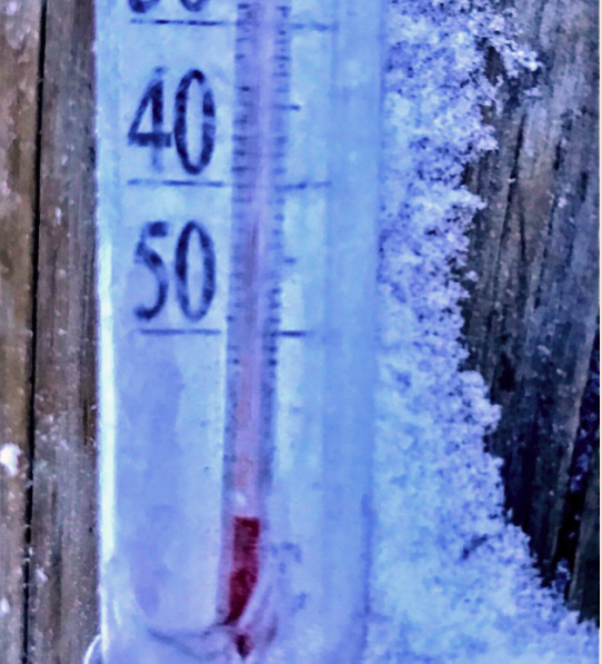 Для нас это сигнал был - можно в школу не ходить)) Колыма, чЁ...