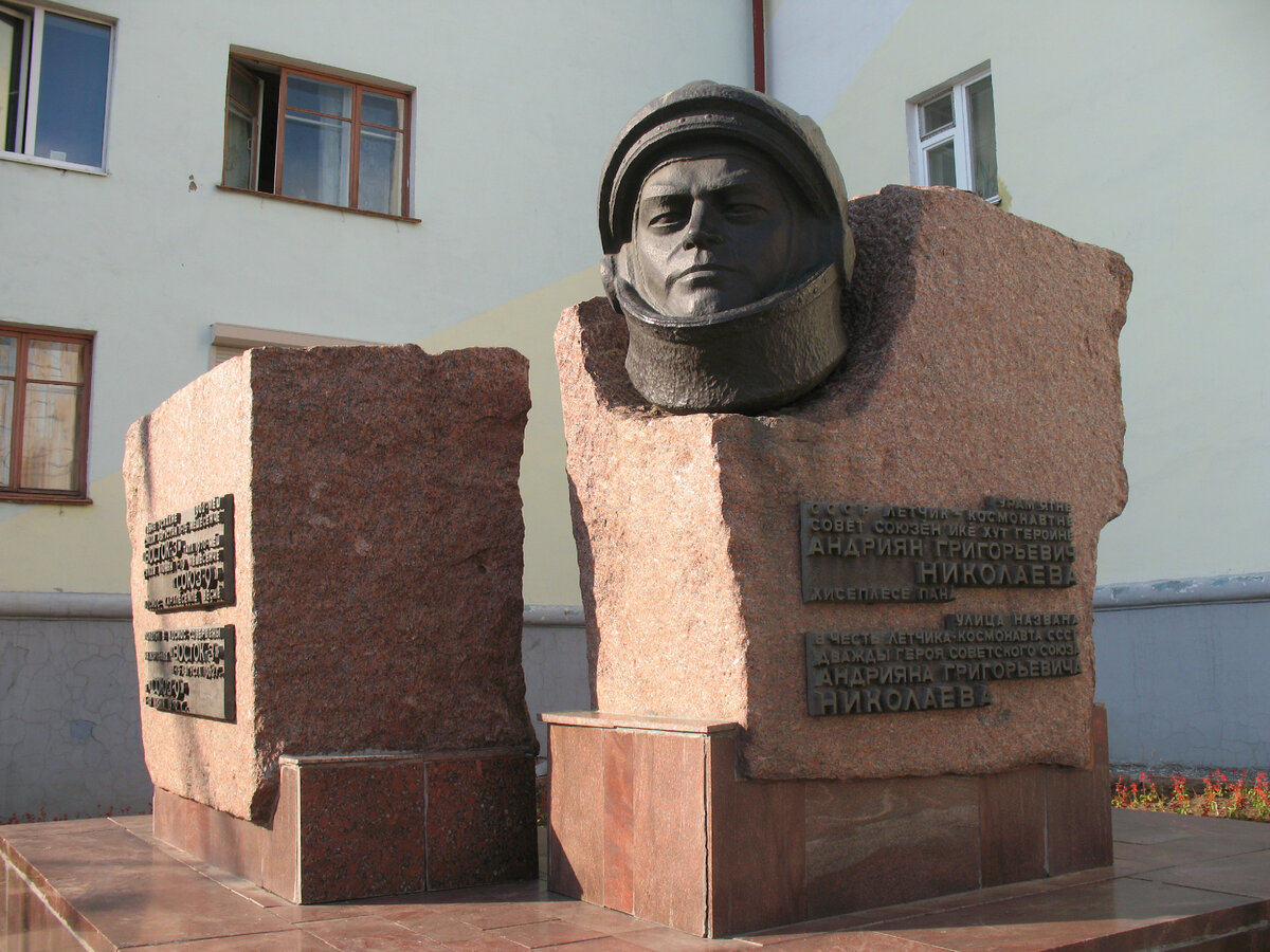 Поволжье, Чувашия, Чебоксары. Андриян Николаев, Чапаев и другие герои  нашего времени. | Познавая Россию | Дзен