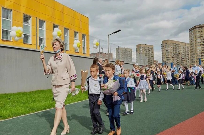 Школы Подмосковья. Фото из открытых источников Яндекс картинок