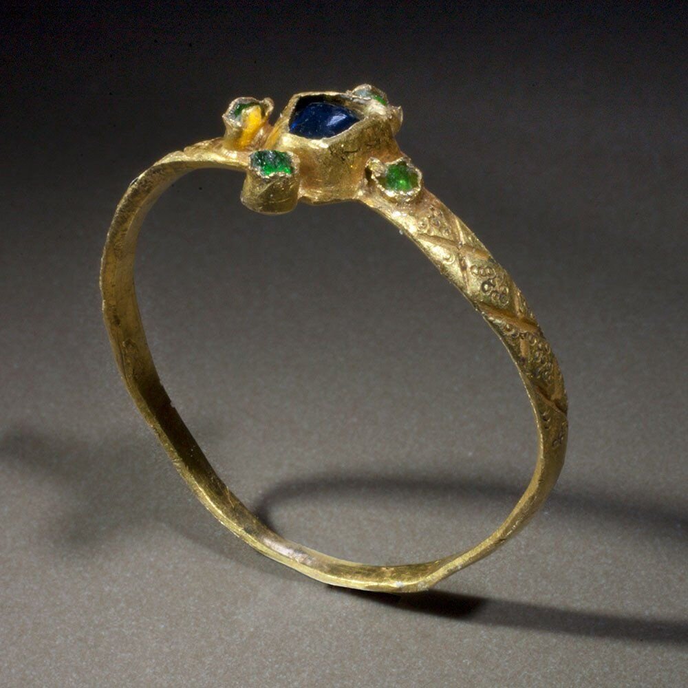 Самое древнее кольцо. Старые кольца. Антикварные кольца. Старинные украшения кольца. Средневековые кольца.
