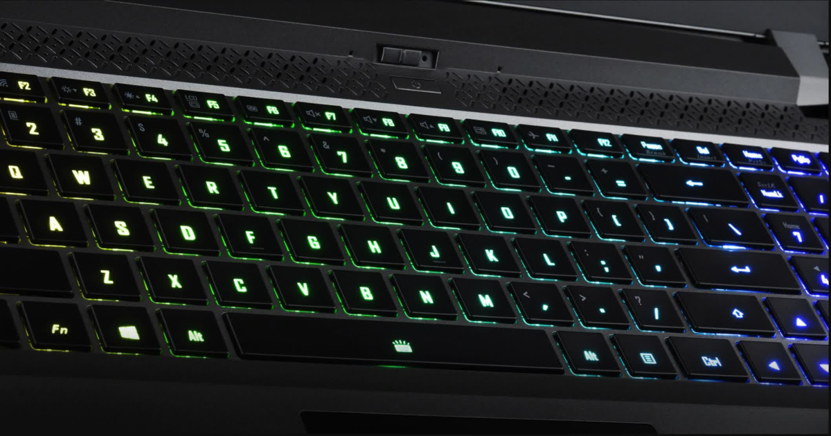 Клава нашего ноутбука выглядит топово. А я немного НЕ топово забегаю вперед...