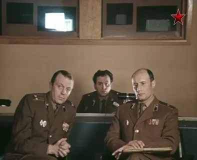 Контракт 1979. Выгодный контракт 1979. Фильм выгодный контракт. Выгодный контракт фильм 1979 кадры. Выгодный контракт 1979 постеры.