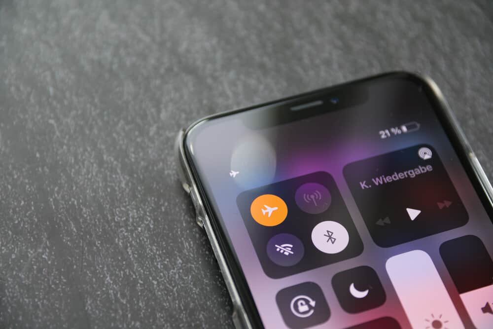    Airplane iPhone X