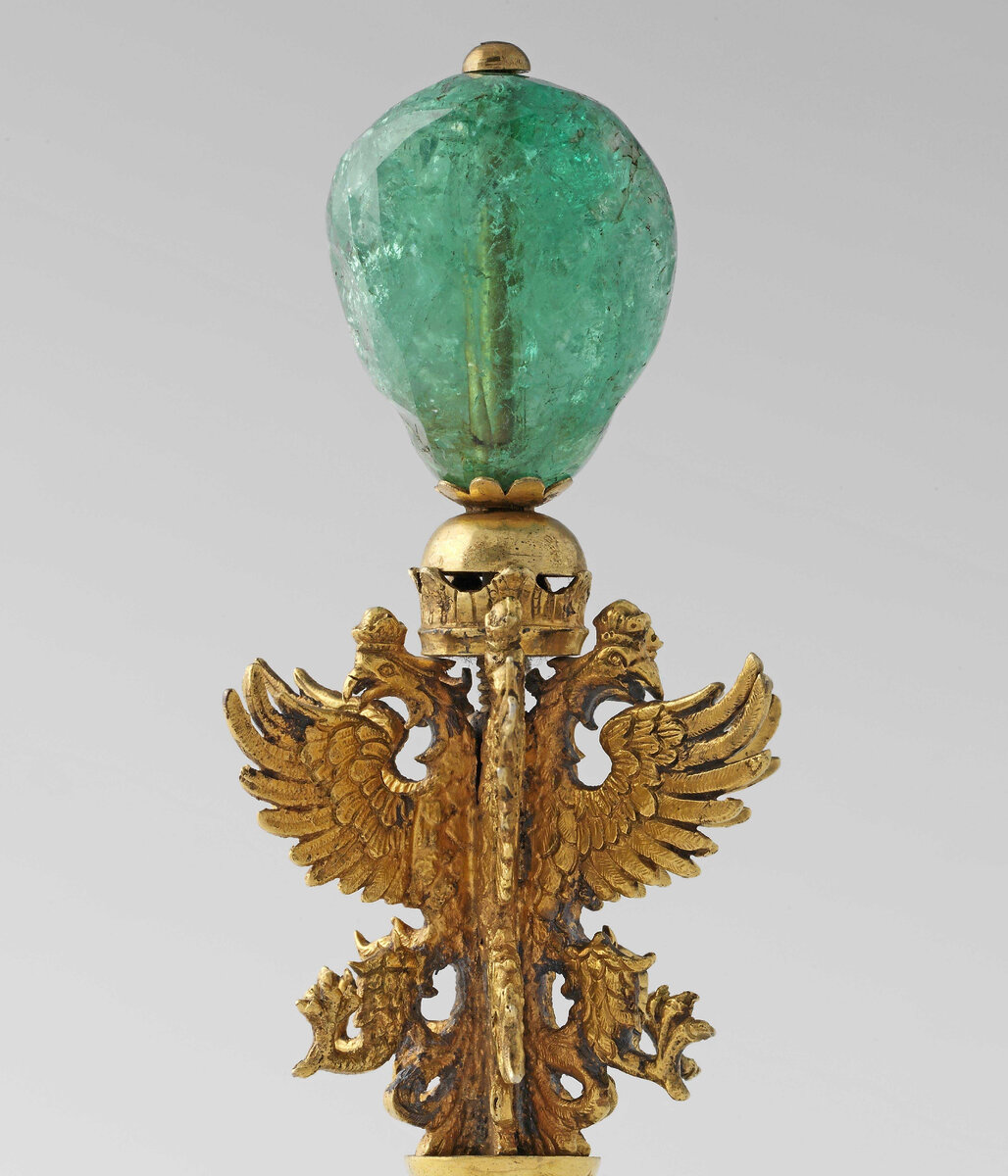 Навершие от жезла Верховного церемониймейстера. Россия, Москва, начало XVIII века.Длина навершие - 15, см, ширина - 6, см, длина жезла — 219 см.