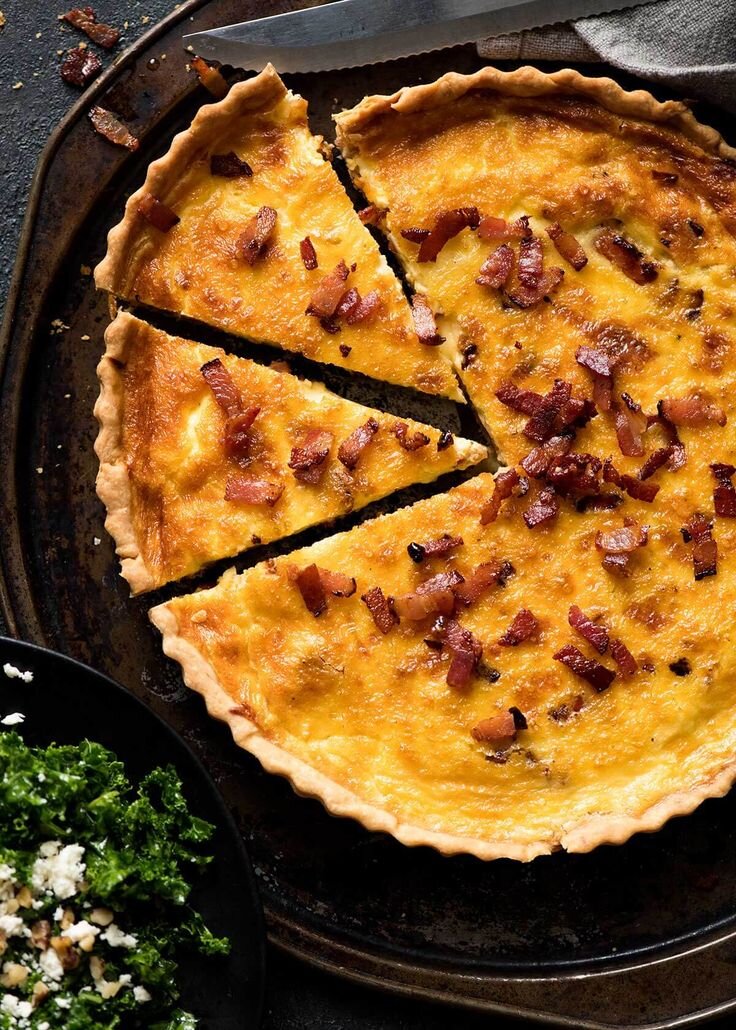 Quiche à la lorraine или просто Quiche lorraine.