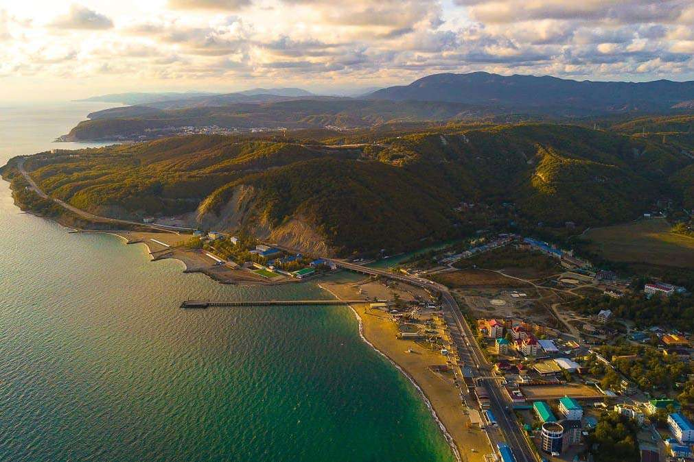 Поселки краснодарского края видео. Поселок Лермонтово Краснодарский край. Краснодарский край Туапсинский район поселок Лермонтово. Посёлок Лермонтово Туапсинского. Море поселок Лермонтово.