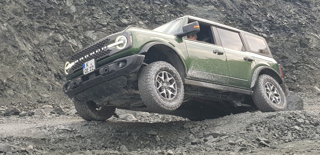 Ford Bronco не боится вывешиваний