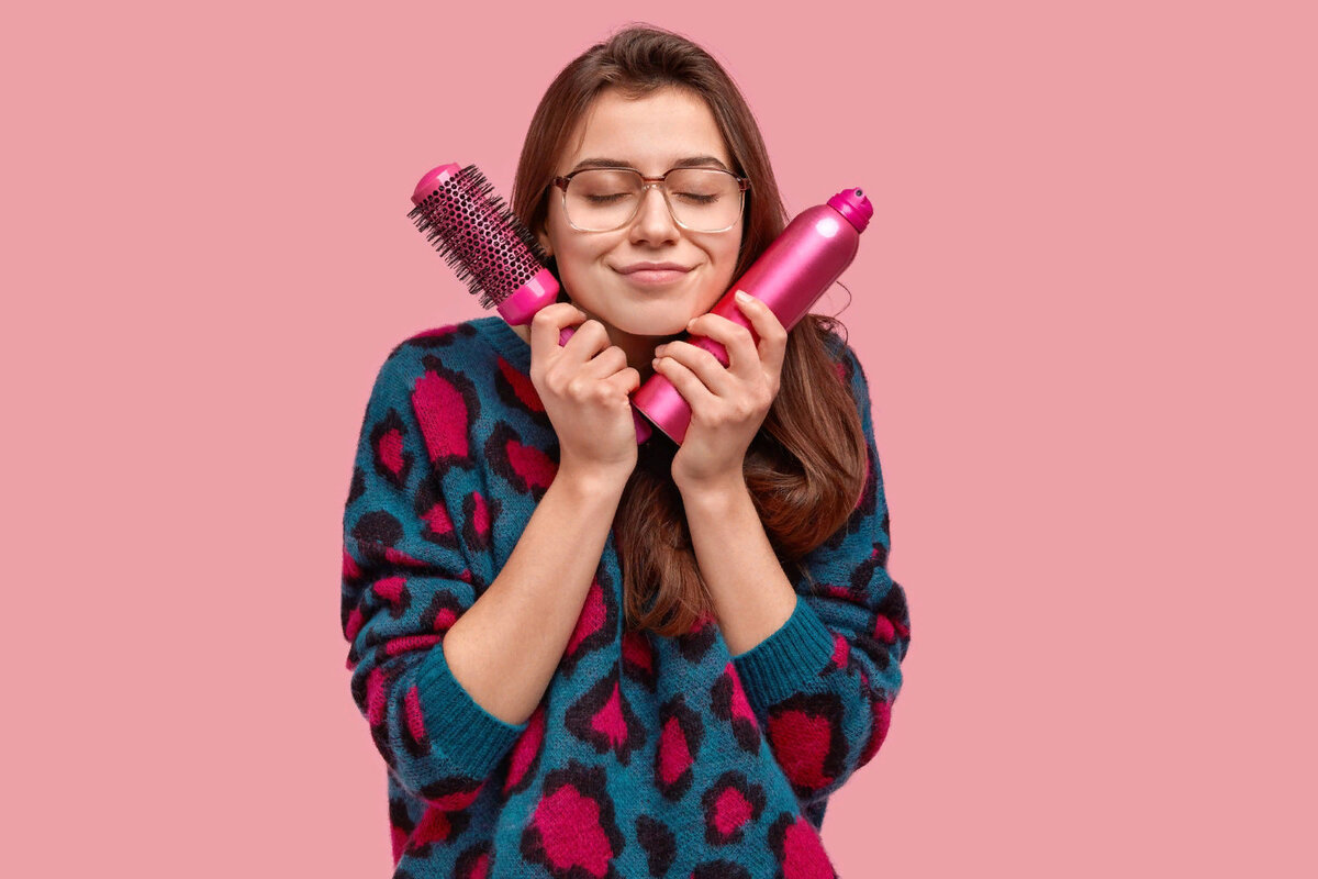     7 способов использования лака для волос, которые облегчат вам жизнь!