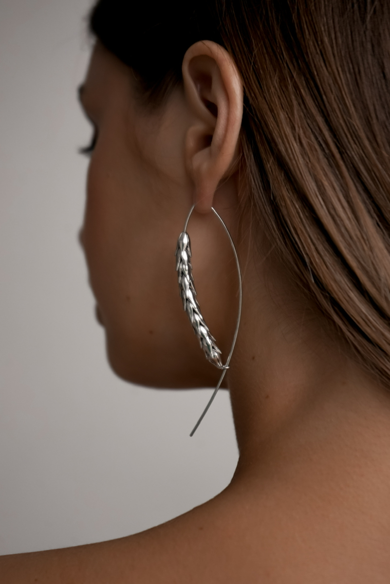 Серебряные асимметричные серьги "Колосок"