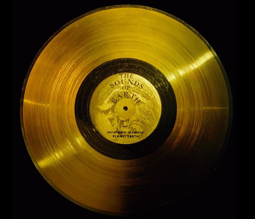 Звуки Земли. Золотая пластинка Вояджера. Источник: Википедия.