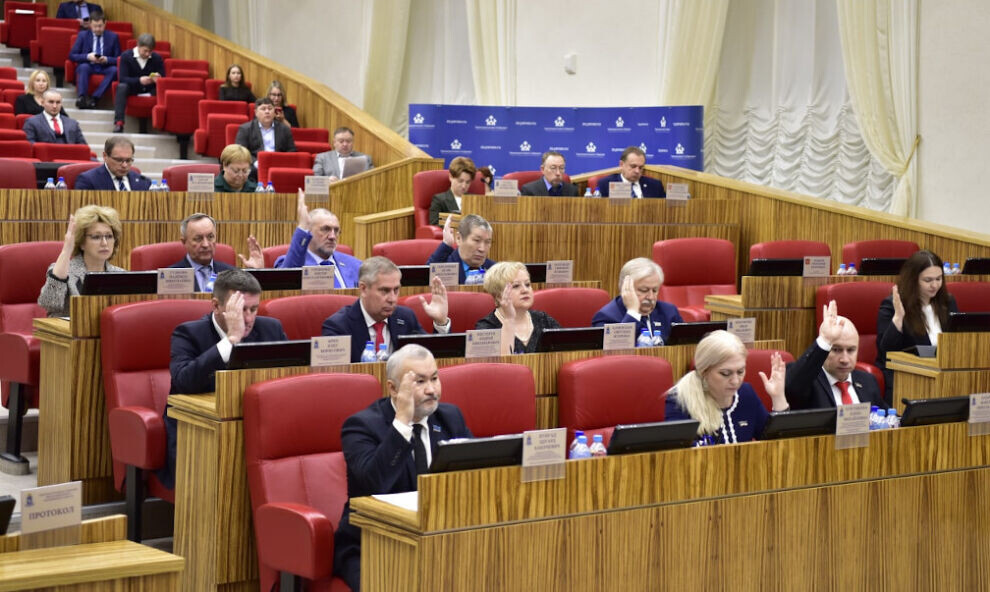    Новости ЯНАО: окружной бюджет 2022 года исполнят с профицитом, в регионе провели научные кэмпы для школьников, стартовала акция «Новогодние окна»