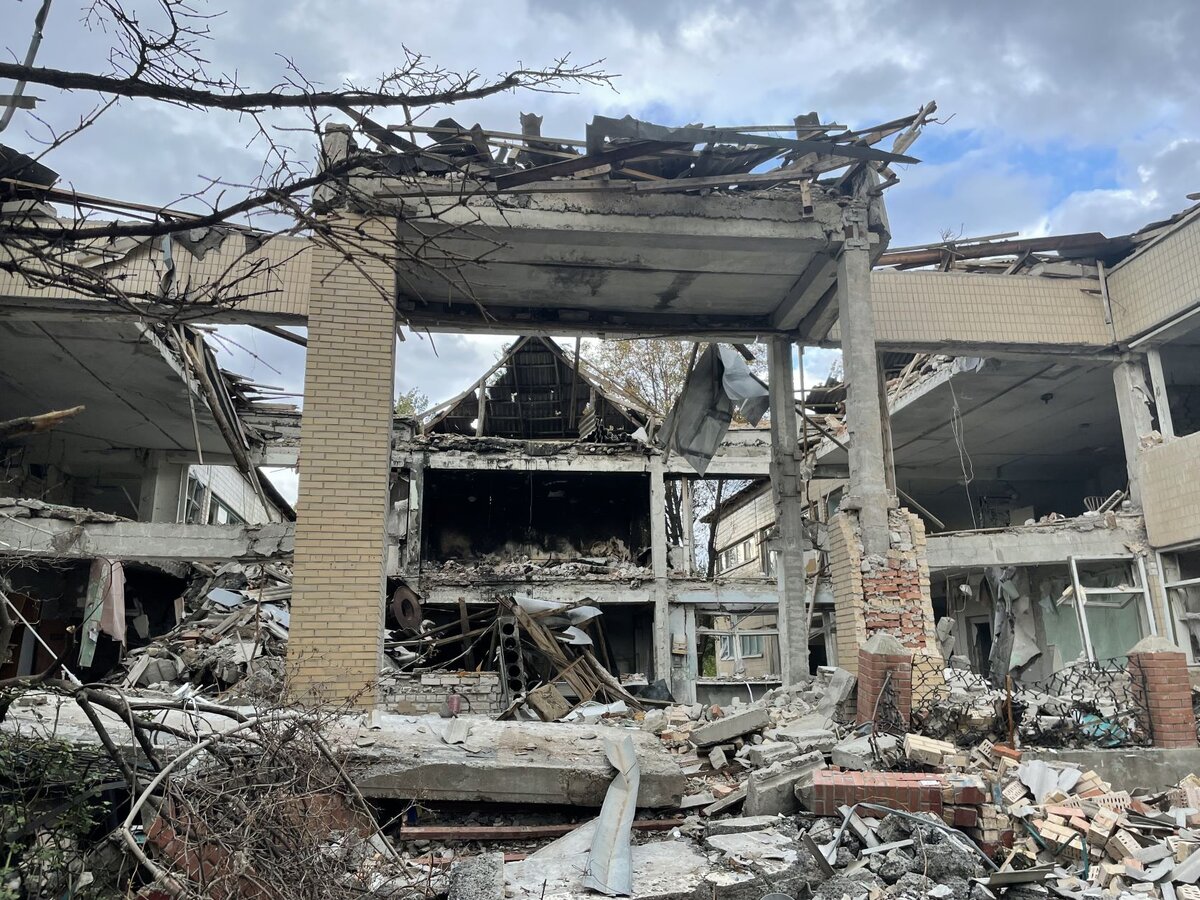 Разрушенные здание в Соледаре