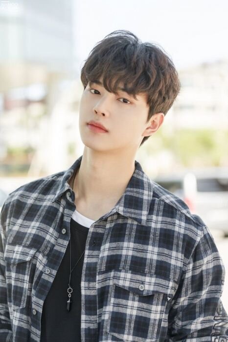 Сон Кан (род. 1994 г.)