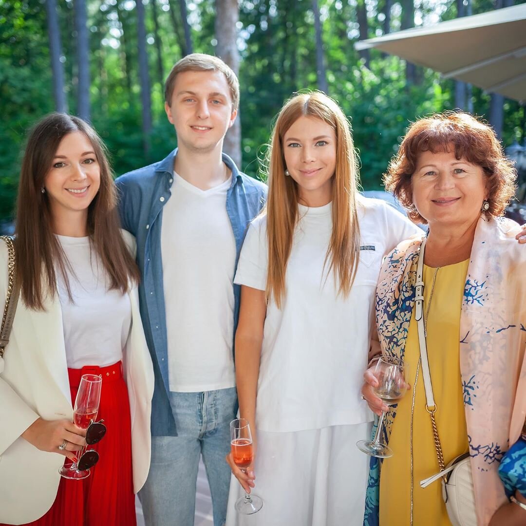 Константин и Валерий Меладзе, Анастасия Стоцкая и Павел Майков, Иван и Виктор Добронравовы - эти имена известны многим.-14