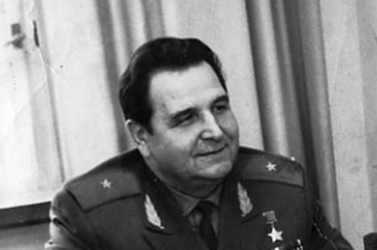    Русский богатырь. Афанасьев первым форсировал Днепр и учил арабов воевать