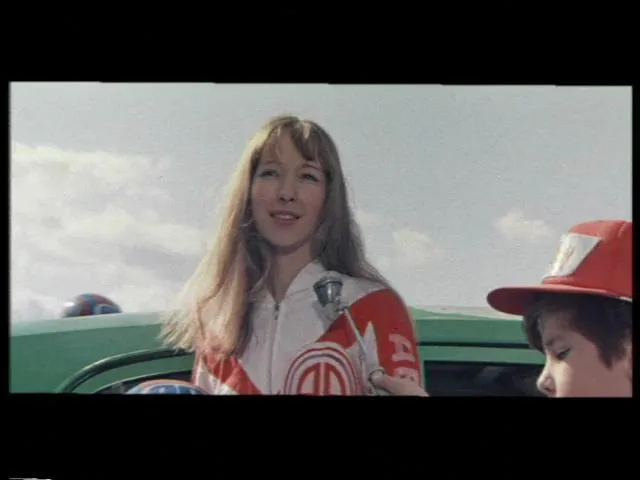 Кадр из той самой серии "Ералаша" (выпуск №35 "Опасная работа"). Марина Левтова в роли бывшей учительницы (Яндекс Картинки)