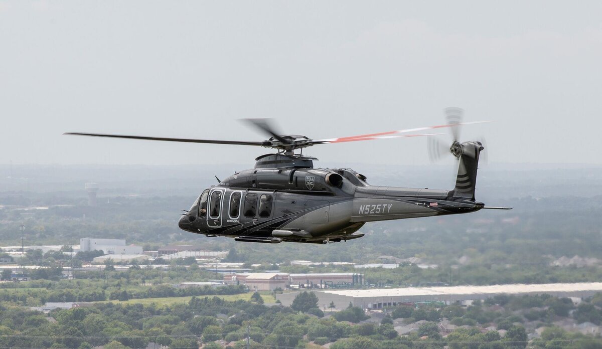 Приборная доска ARC Horizon®, которой оборудован вертолет Bell 525 Relentless, предоставляет экипажу максимальный объем полетной информации благодаря полной интеграции в сочетании с современной электродистанционной системой управления (ЭДСУ), что гарантирует повышенную степень безопасности и расширяет диапазон возможных летных заданий. Передовая система авионики Garmin G5000H® включает в себя первую в вертолетостроении стеклянную сенсорную приборную доску. Источник: http://worldmarine.ru - все о моторных яхтах и бизнес-джетах © All rights Reserved. WORLDMARINE - международный брокер по продаже моторных яхт.