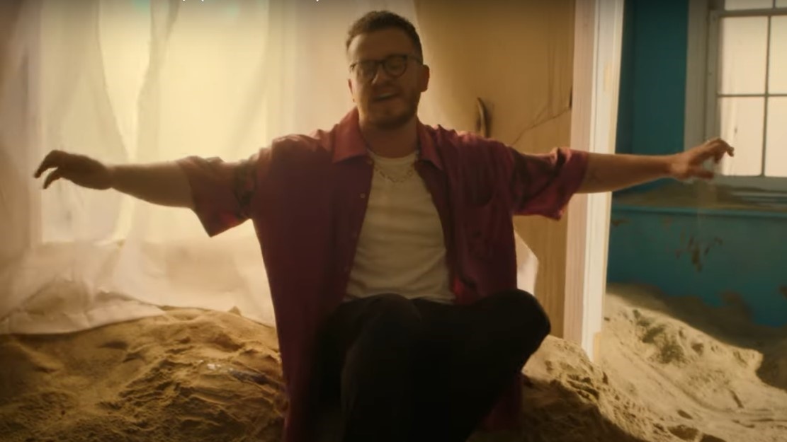 Sam Feldt & Sam Fischer - Pick Me Up (Official Video)