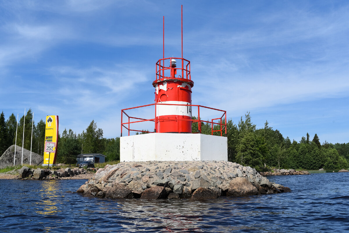 Маяк на территории яхт-клуба. Фотограф Василиса Демидова.