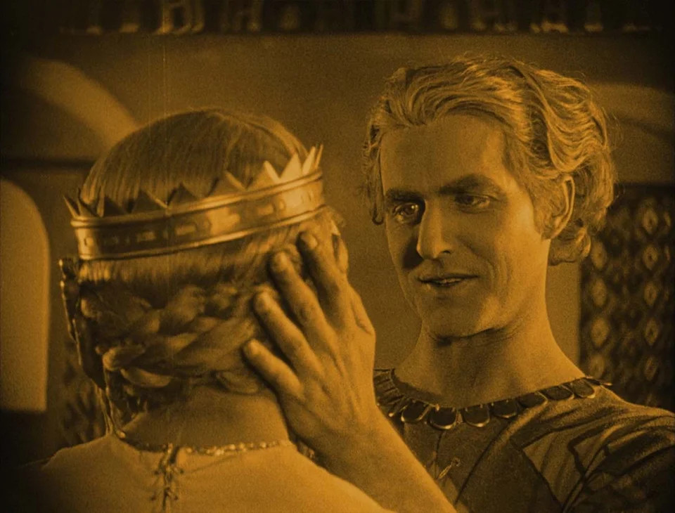 кадр из фильма