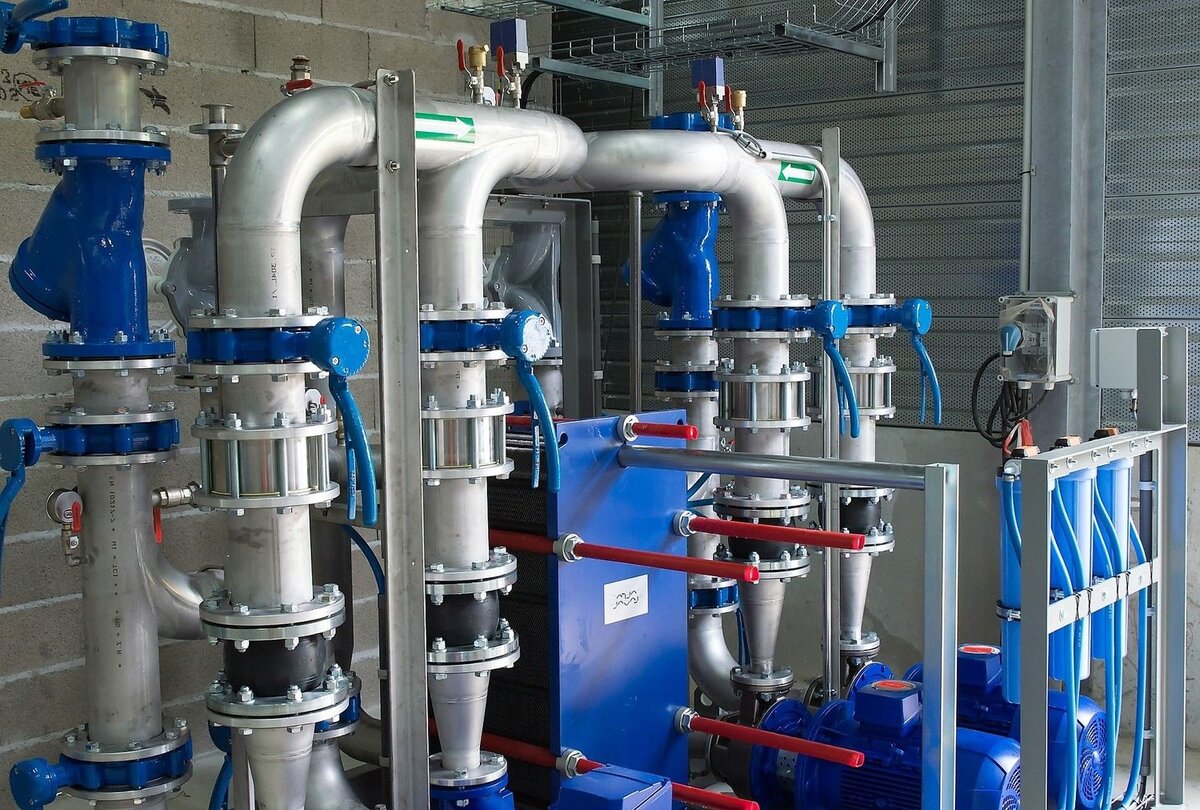 Нужен проект водоснабжения, когда владелец дома собирается проводить к дому канализацию и водопровод. За такими услугами нужно обращаться в Аэр-Кондр, где предоставляются такие услуги.