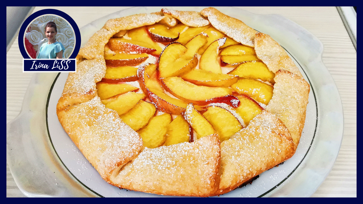 Вкусный пирог галета с нектаринами с творожной начинкой. У этого пирога очень вкусное песочное тесто на кипятке. Открытый пирог из тонкого теста с фруктами или ягодами.