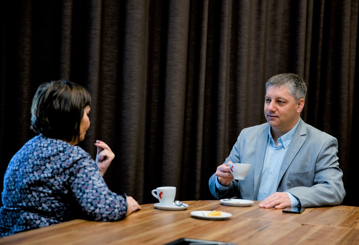 Собеседования ведет Греднев Илья в разных ситуациях
